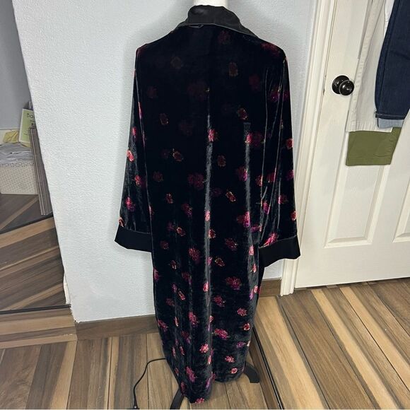 Victoria’s Secret Black Velvet Floral Satin Floor Length Women’s Robe Sz Small - Picture 3 of 12